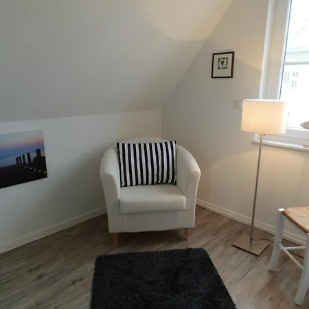 Reethaus Lise - Familienfreundlich Mit Strandkorb, Kamin Und Bollerwagen - 12 Gehminuten Zum Laengsten Ruegens