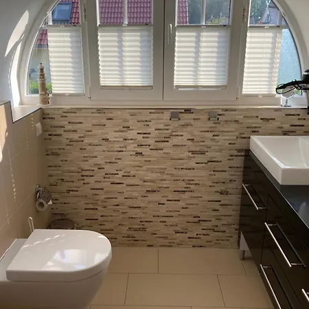 Reethaus Lise - Familienfreundlich Mit Strandkorb, Kamin Und Bollerwagen - 12 Gehminuten Zum Laengsten Ruegens בית נופש גלווה